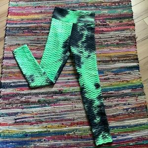 Green & black high rise leggings